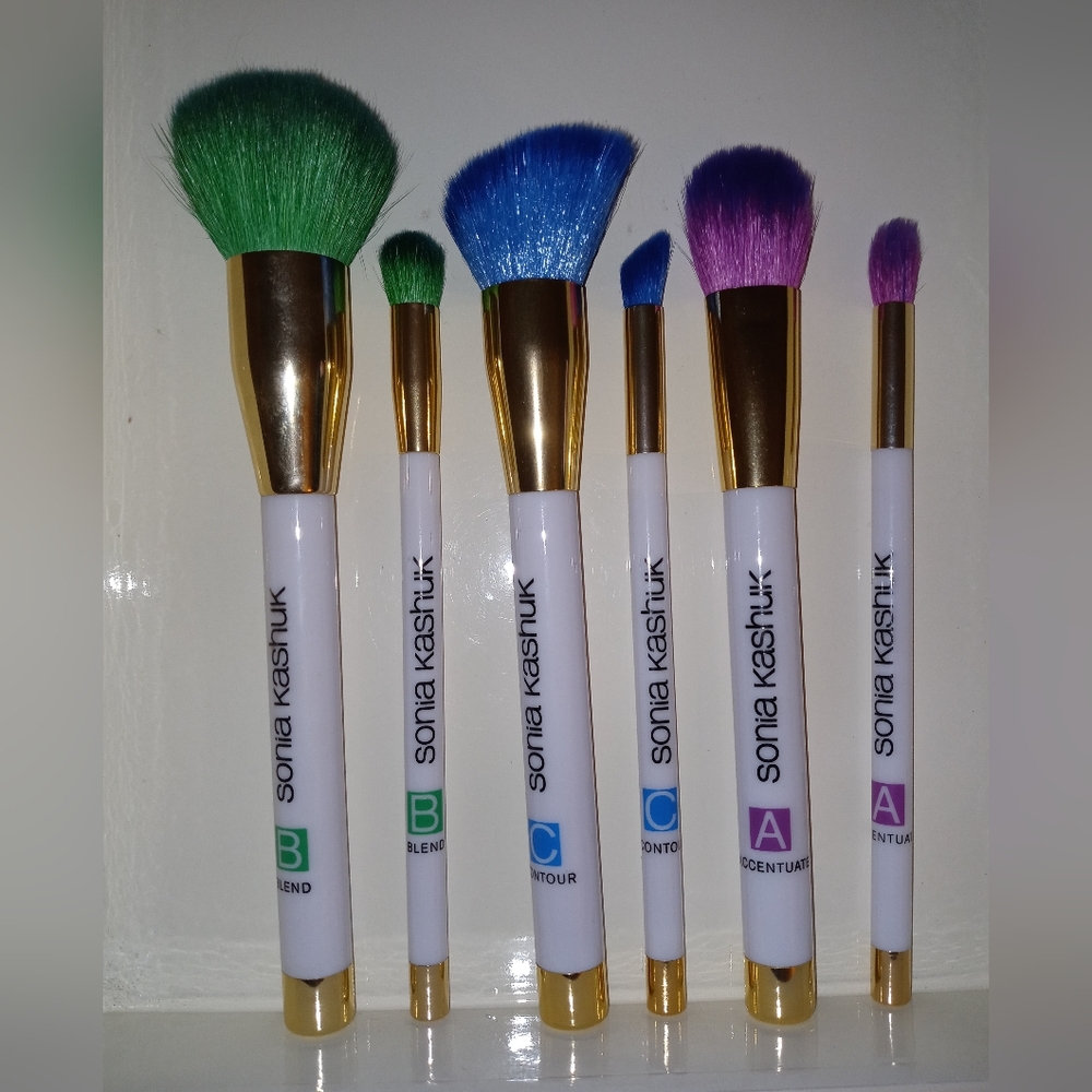Sonia Kashuk Art of Makeup ABC 6 piece new unboxed brush set